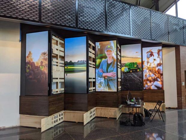 Wallmate 32 MAX in Jupiter display