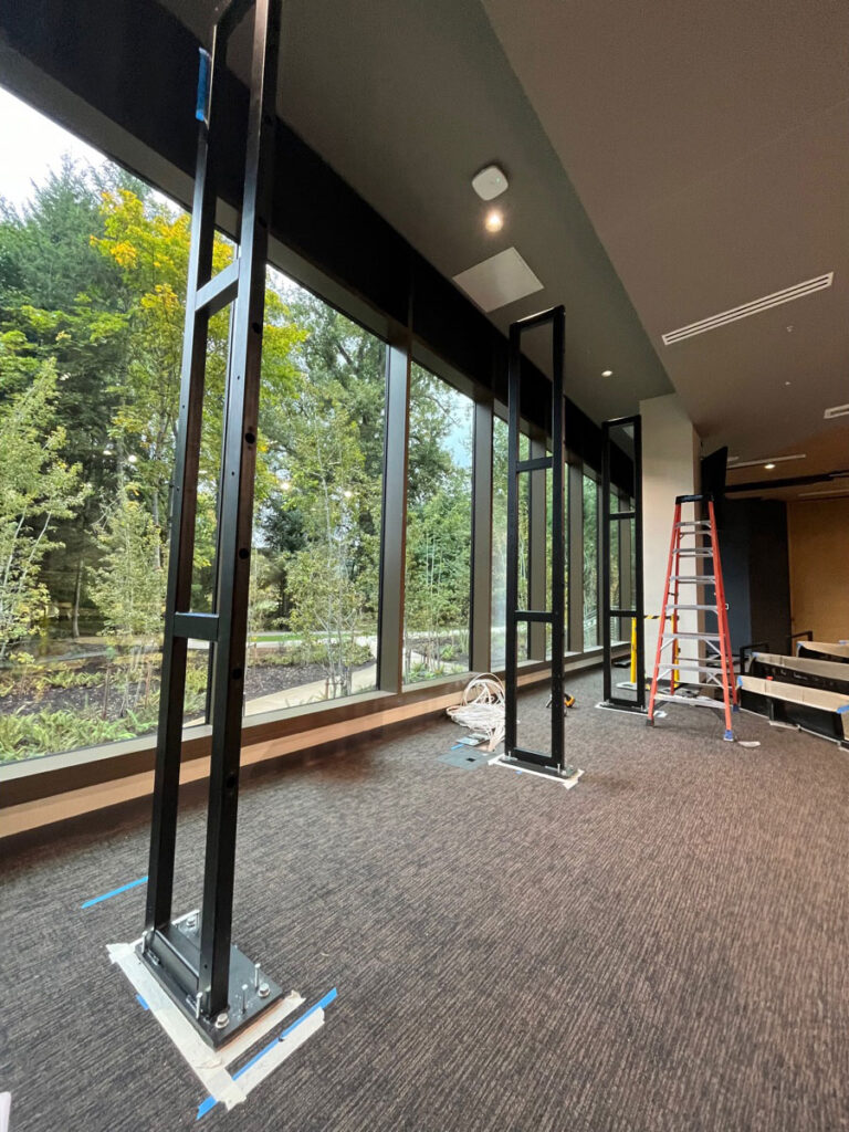 Rpy Visual Floor-Supported Video Wall - rp Visual Solutions